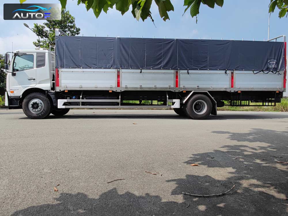 Xe tải UD CRONER PKE250 (8T - dài 8.6/9.5m) thùng mui bạt bửng nhôm